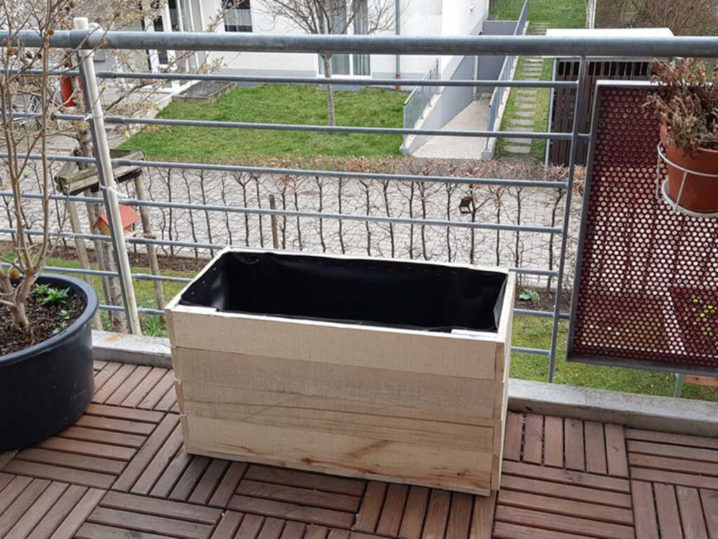 How To Build A Planter Box From Pallets