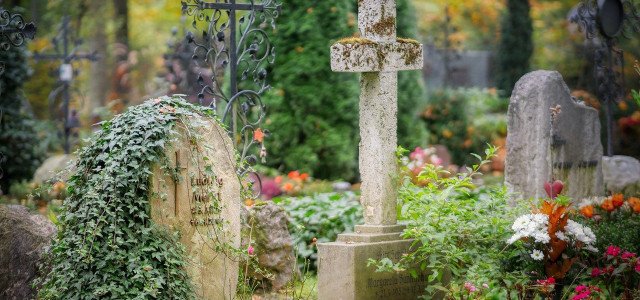 Planting A Grave: This Is How To Make It Sustainable
