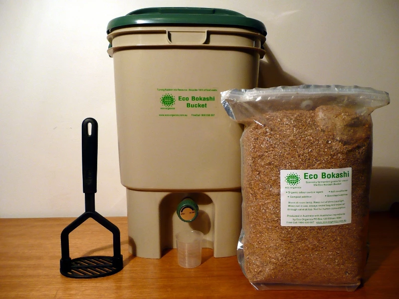 Bokashi Bucket: Make Fertilizer From Kitchen Waste