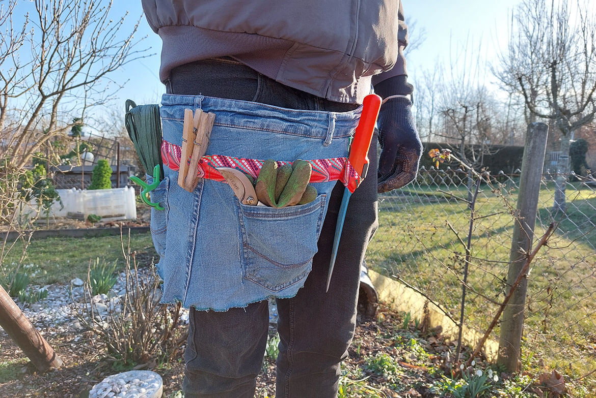 Do It Yourself: Sew a Garden Apron From an Old Pair of Jeans