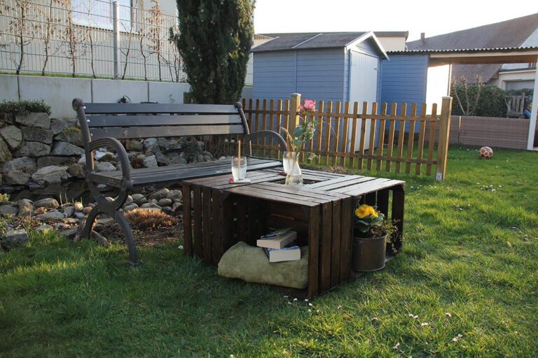 Do It Yourself: Build Garden Table From Wooden Boxes