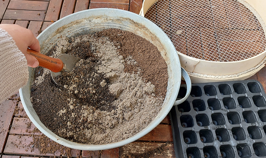 Do It Yourself: Make Your Own Potting Soil