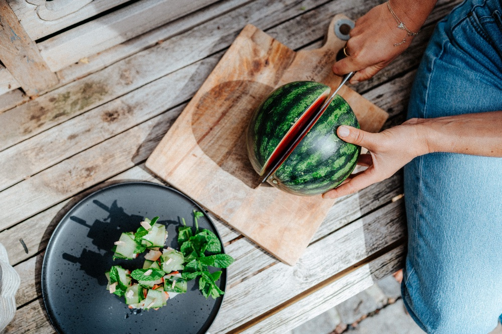 Why is watermelon healthy and what is the best way to prepare it?